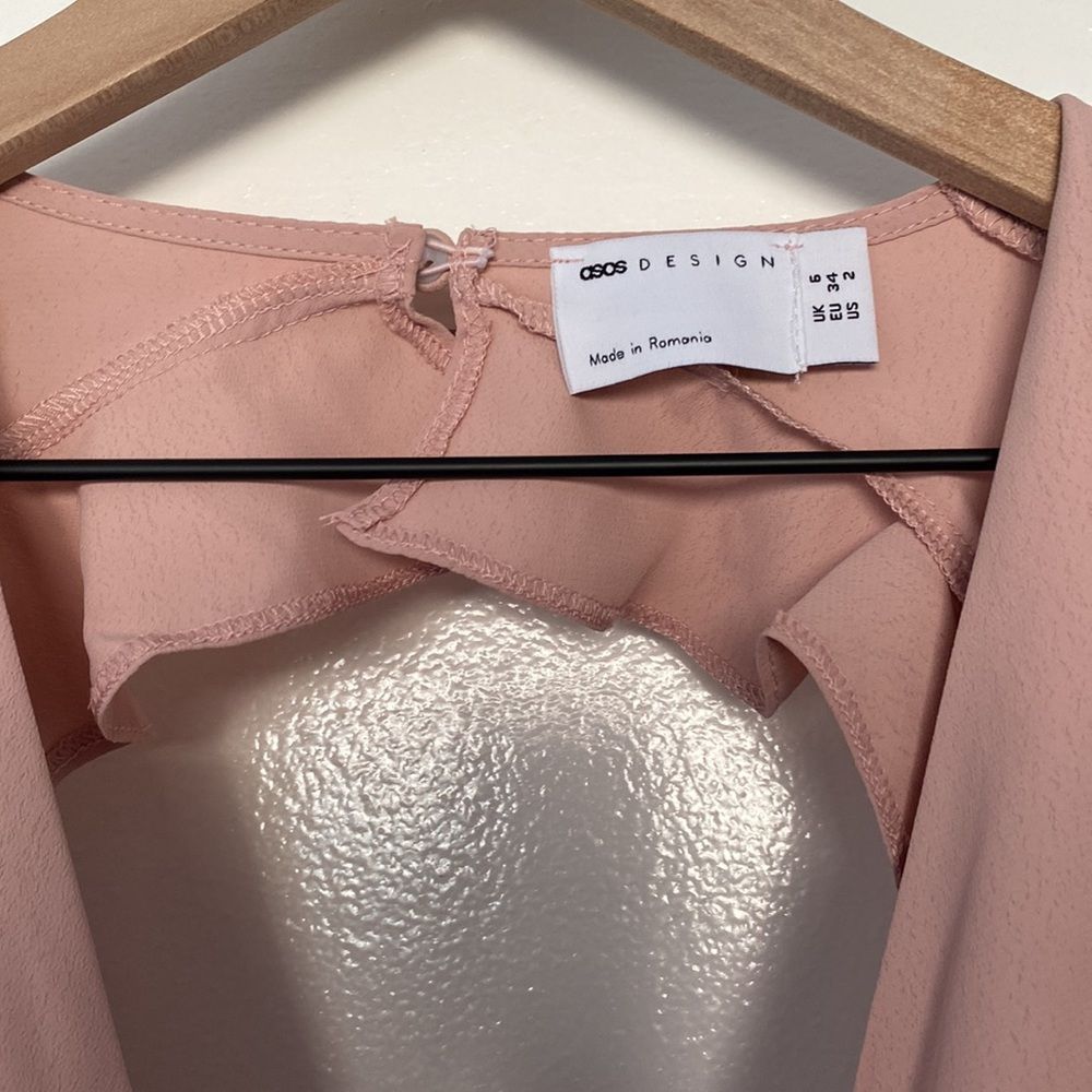 ASOS Flutter Crop Size 2 - Picture 2 of 4